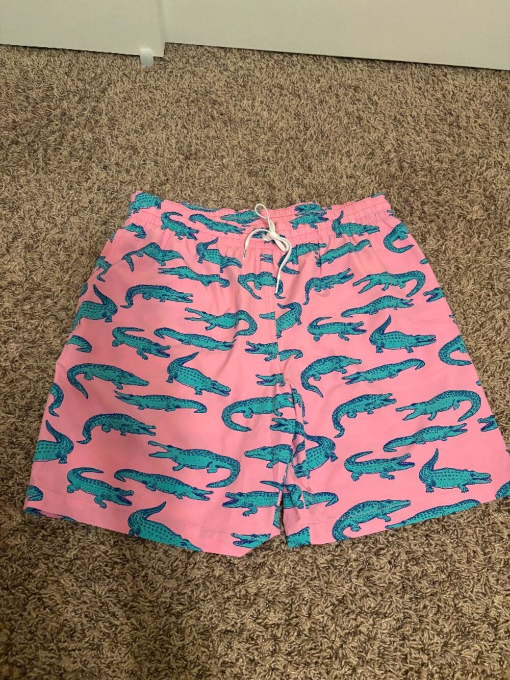 Chubbies Swim Trunk Large 7" Inseam Pink Crocodile Print Lined Drawstring Pocket